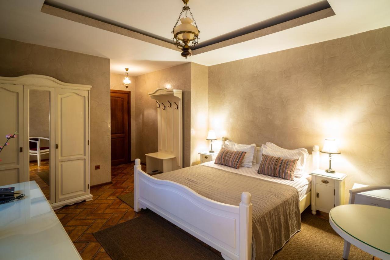 Hotel Europa Târgu Jiu Εξωτερικό φωτογραφία